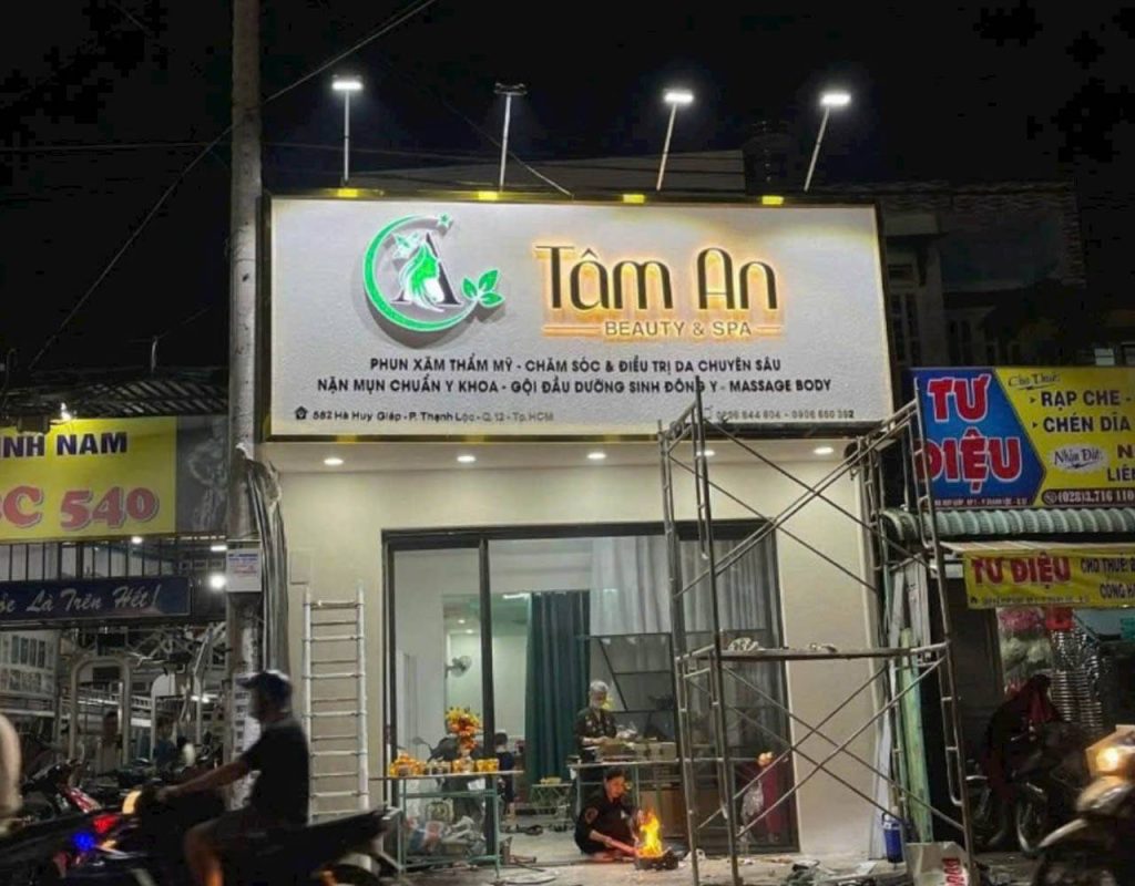 sua chua bang hieu tai quan 3