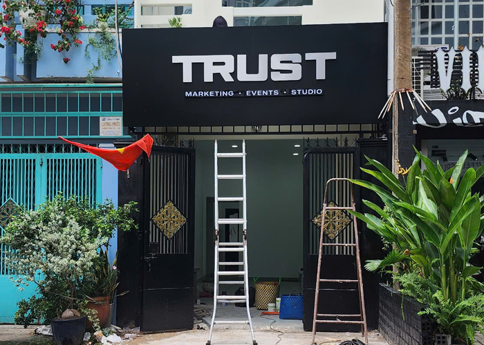 làm bảng hiệu quận tân bình