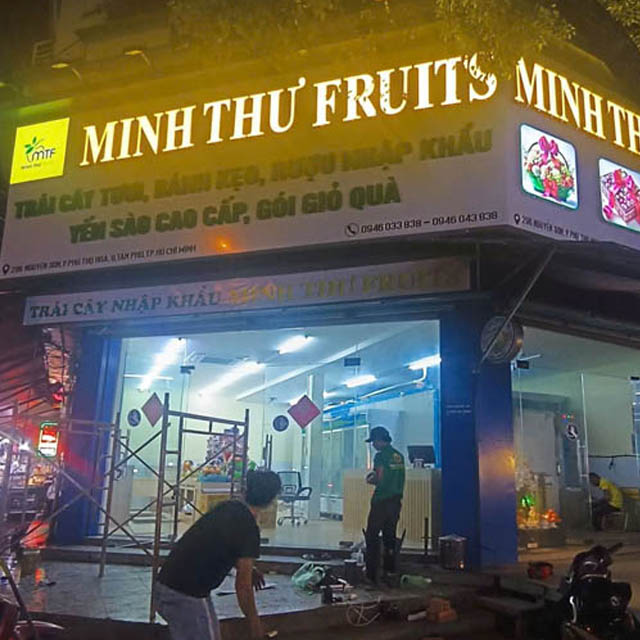 hinh anh thiet ke bang hieuj cho khahc quan 1